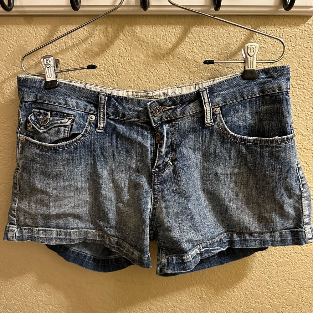 Short shorts